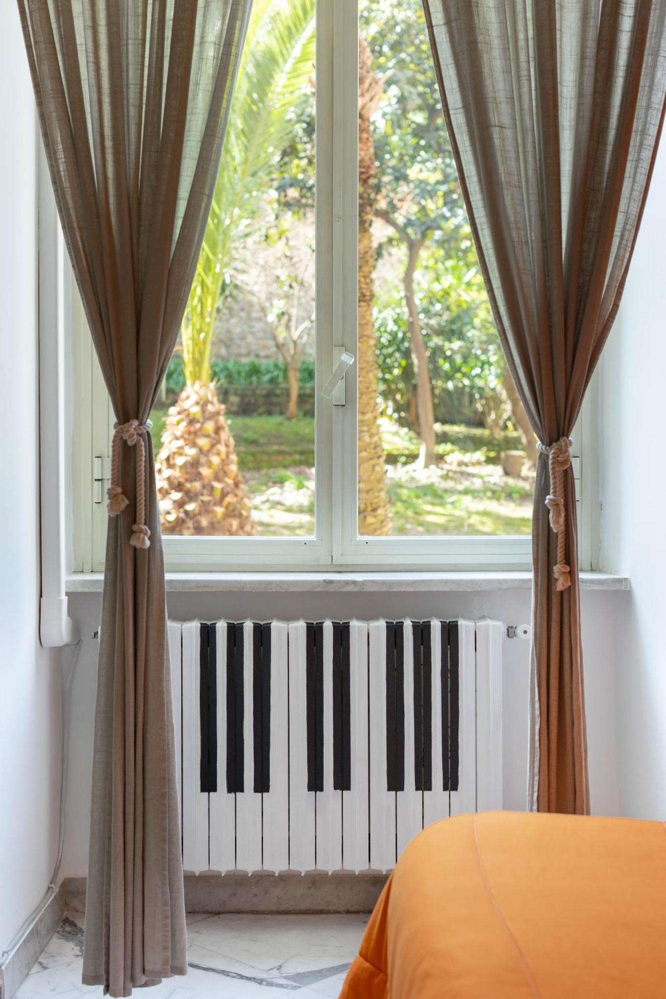 Colori E Note Bed & Breakfast เนเปิลส์ ภายนอก รูปภาพ